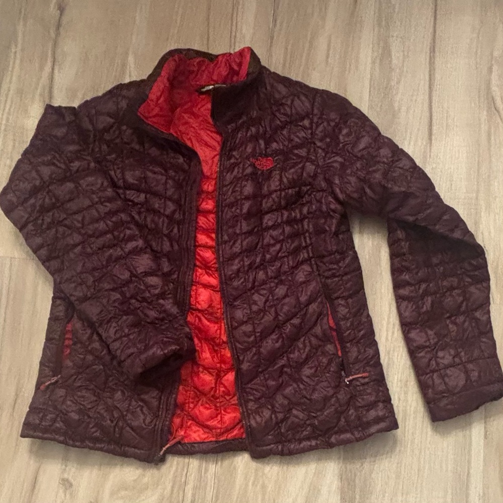 The North Face Women's Puffer Jacket - Dark Purple and Red